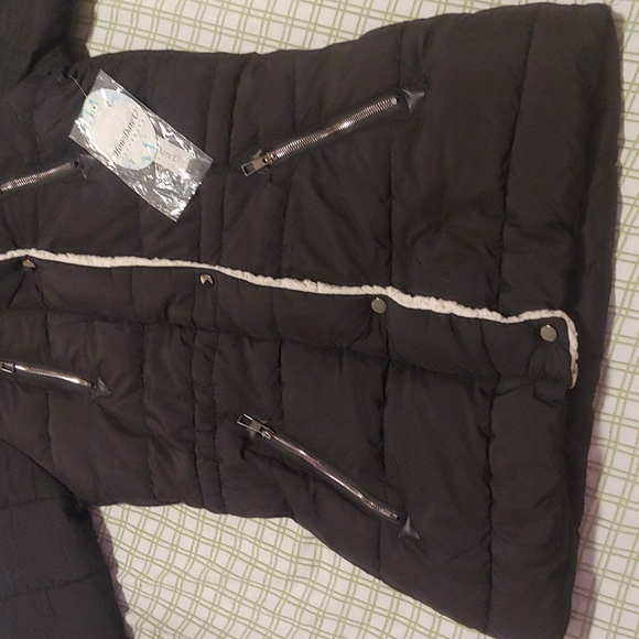 Coat - Picture 3 of 4